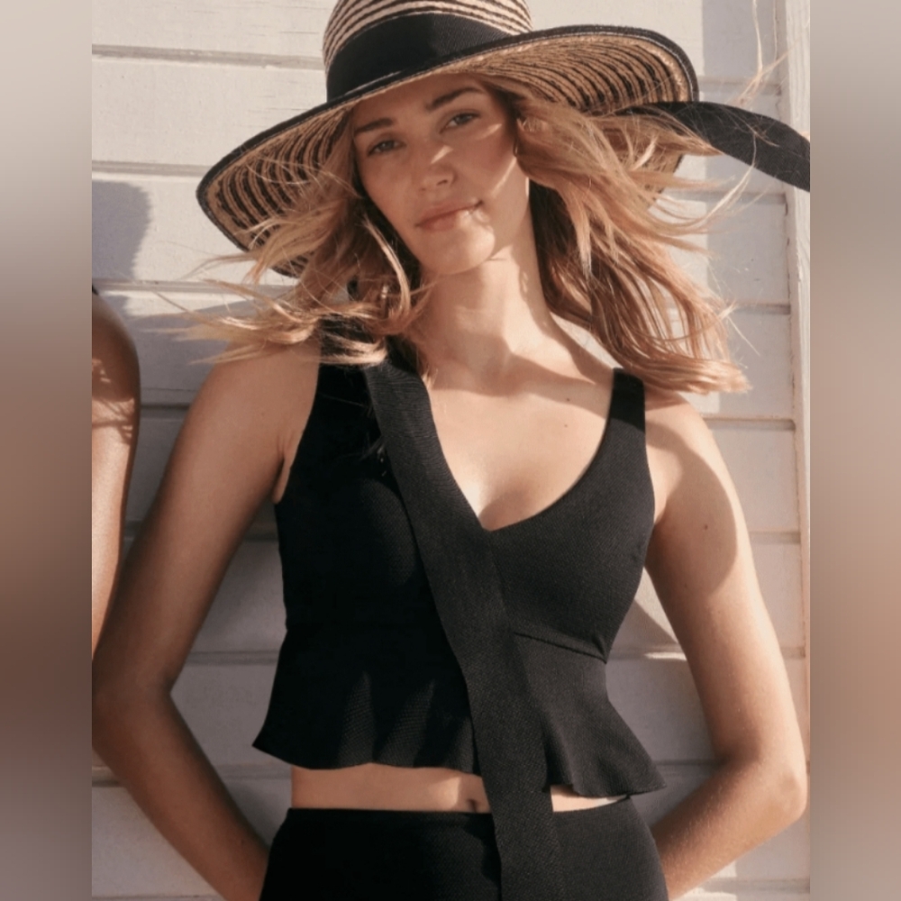 SPANX🕶 Pique Longline Flounce Bikini Top SIZE M